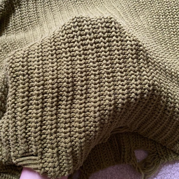 Zara khaki green cropped distressed knit sweater (S) - Picture 5 of 7